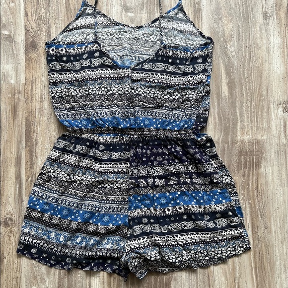 Romper - Picture 2 of 2